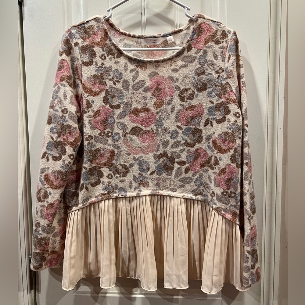 LC Lauren Conrad Pink Floral Top Blouse Sz Medium